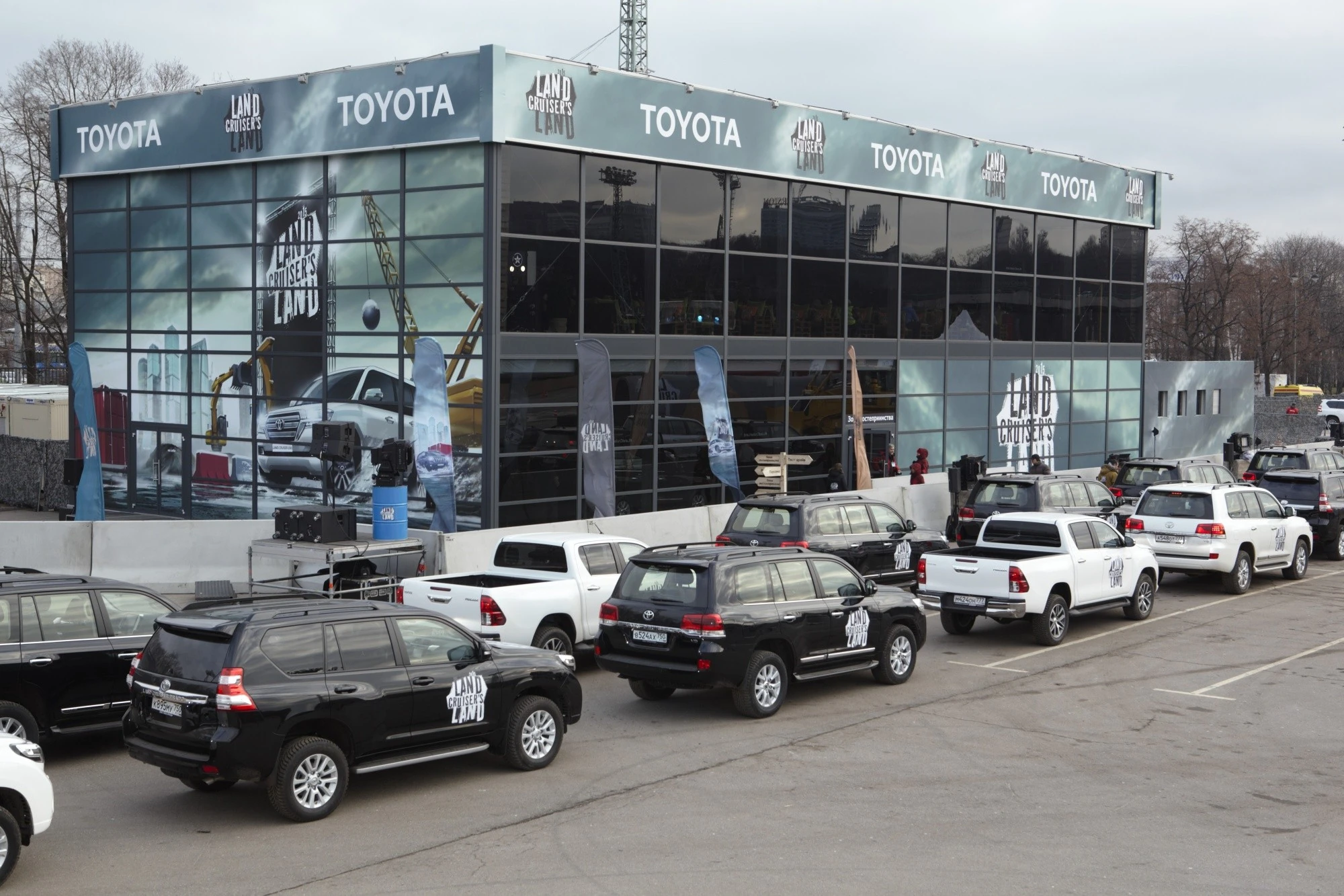 Тест-драйв шоу «LAND CRUISER LAND*»